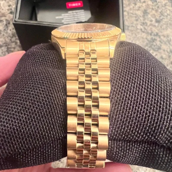 Timex x Jacqui Aiche Sunrise Limited Edition 36mm watch - Picture 8 of 16